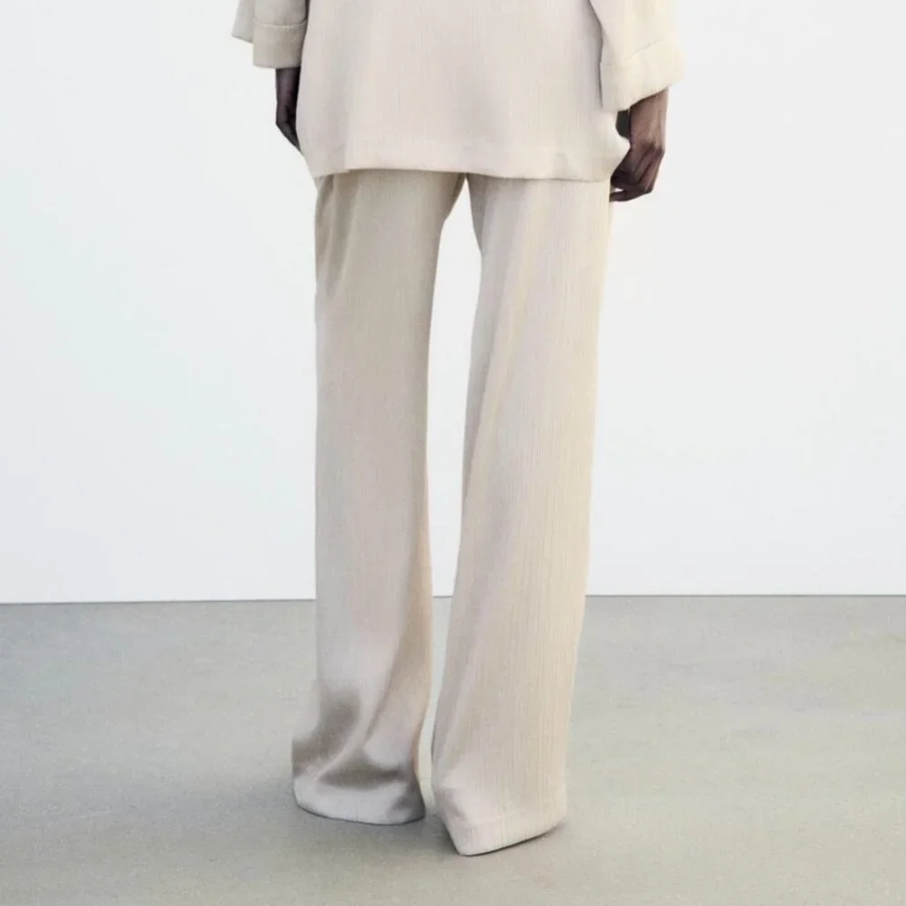 ZARA Women's Wrinkle Look Wide Leg Pants(Sand, US L/EUR L) - Picture 5 of 10